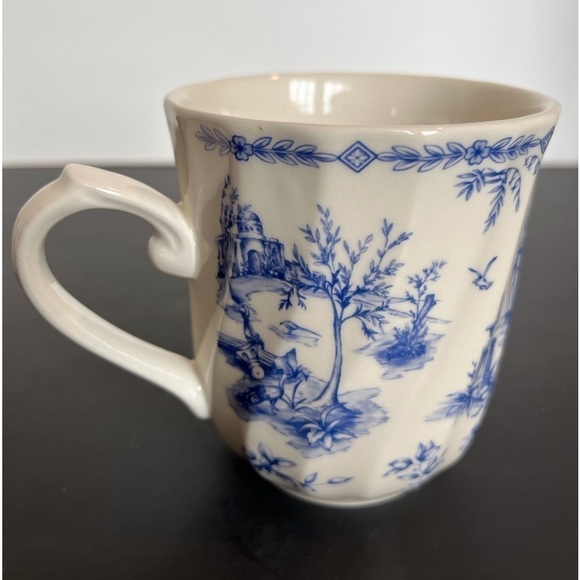 Vintage Churchill Toile Scalloped Blue and White China Mugs. - Picture 2 of 11